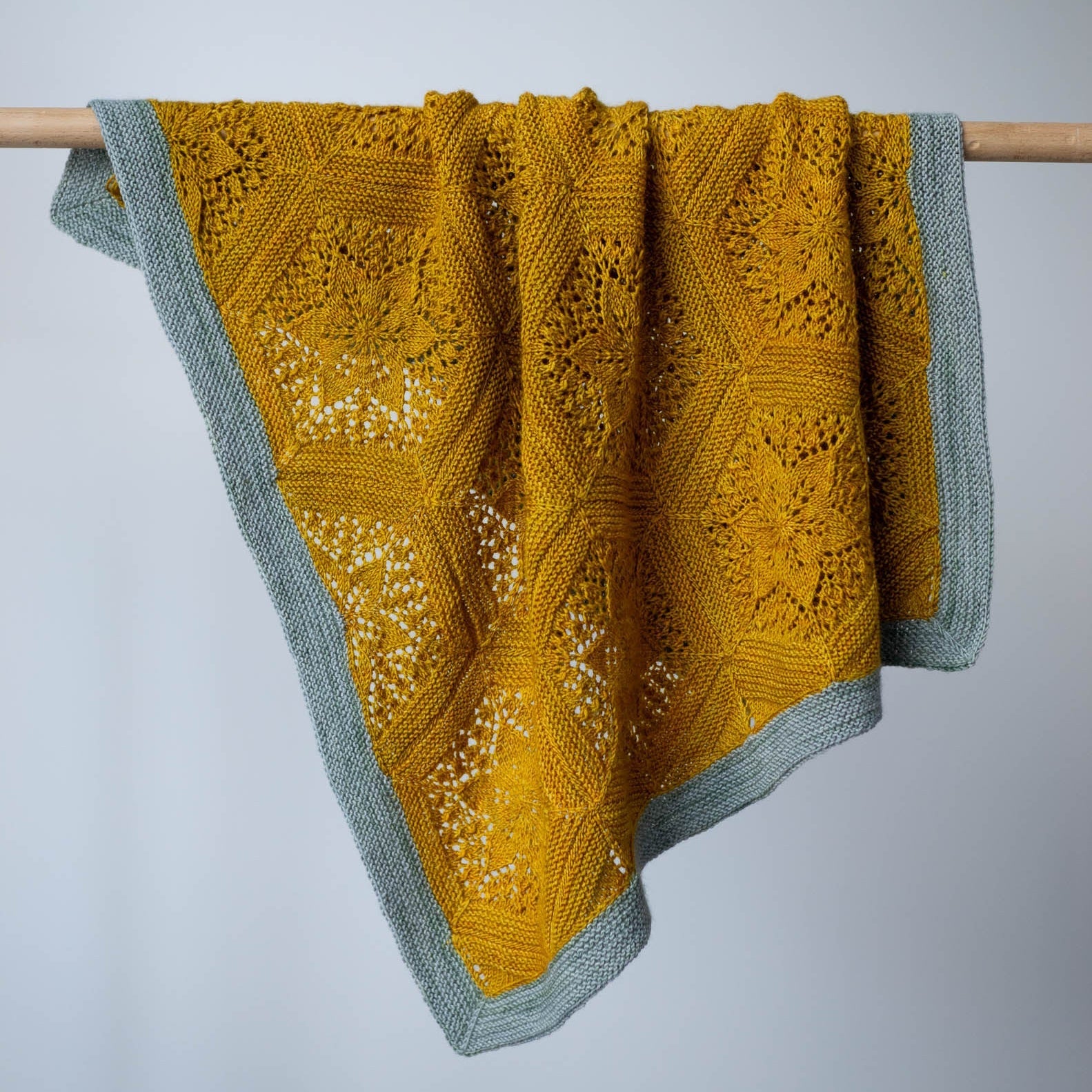 Nectar knit blanket by Ysolda featured in the February Maker’s Club knitting workshop at That Yarn Place.